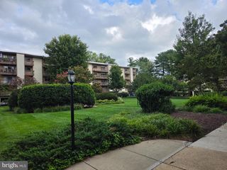 7420 LAKEVIEW DR #W103, Bethesda, MD 20817
