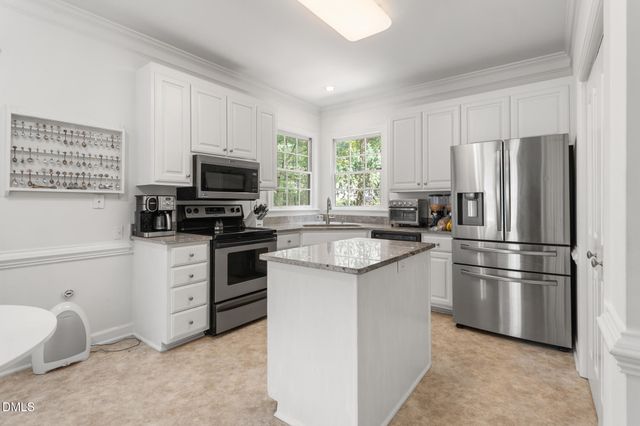 2000 Warwickshire Drive, Greensboro, NC 27455