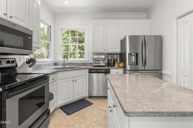 2000 Warwickshire Drive, Greensboro, NC 27455