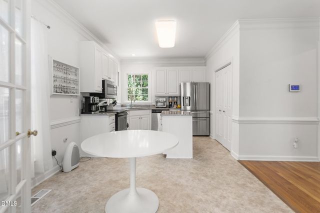 2000 Warwickshire Drive, Greensboro, NC 27455