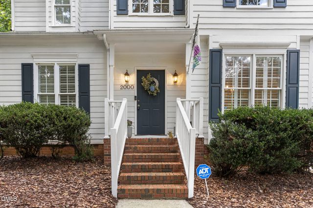 2000 Warwickshire Drive, Greensboro, NC 27455