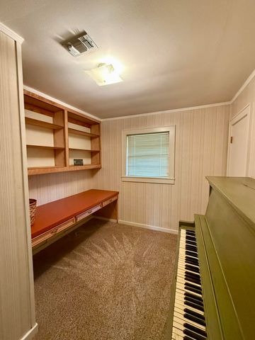 1606 Church St., Columbia, MS 39429