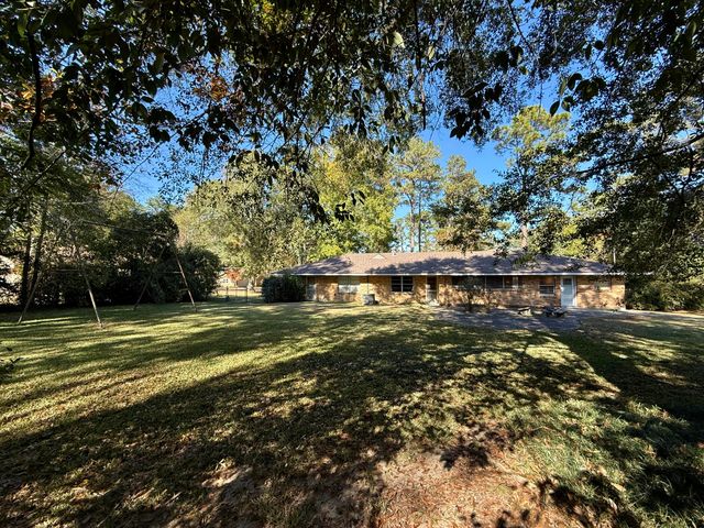 1606 Church St., Columbia, MS 39429