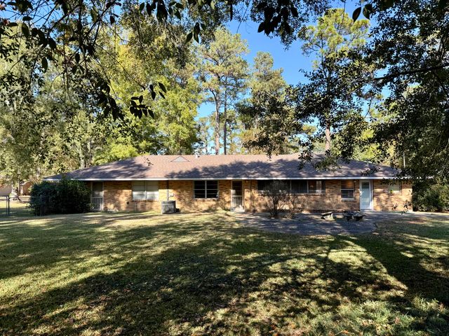 1606 Church St., Columbia, MS 39429