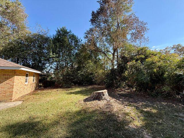 1606 Church St., Columbia, MS 39429