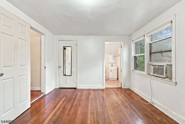 928 Beechwood Ct, Plainfield City, NJ 07060