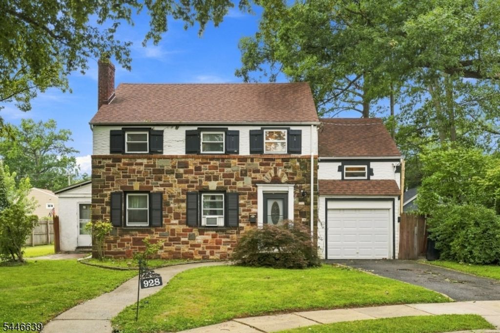 928 Beechwood Ct, Plainfield City, NJ 07060