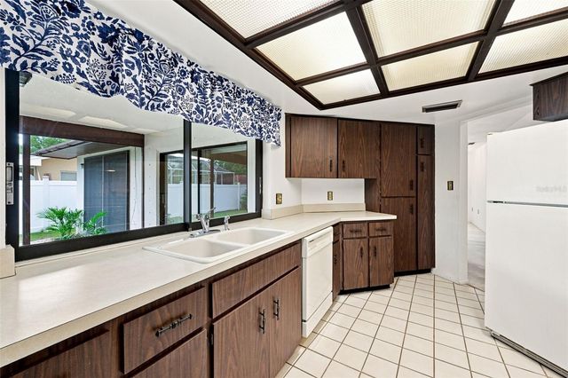 203 HILLCREST DRIVE, Safety Harbor, FL 34695