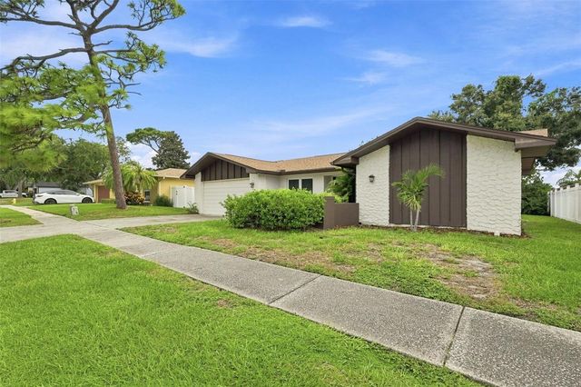 203 HILLCREST DRIVE, Safety Harbor, FL 34695