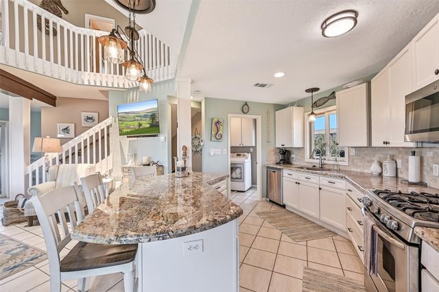 14450 Spyglass Circle, Galveston, TX 77554