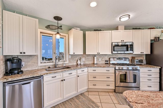 14450 Spyglass Circle, Galveston, TX 77554