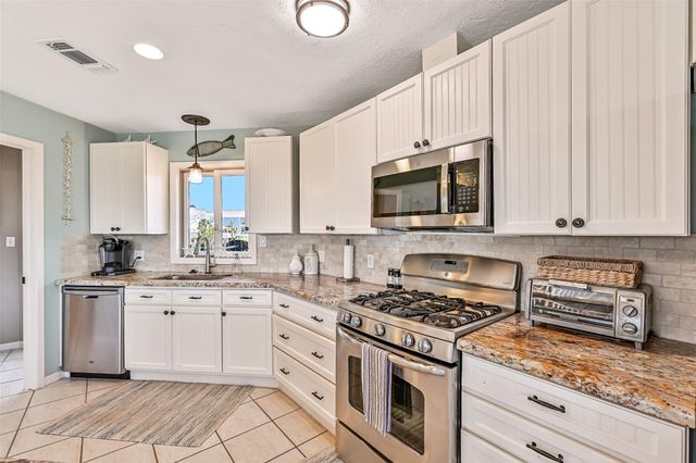 14450 Spyglass Circle, Galveston, TX 77554