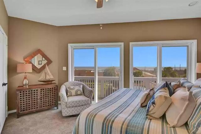 14450 Spyglass Circle, Galveston, TX 77554