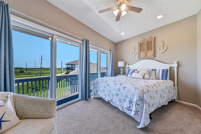 14450 Spyglass Circle, Galveston, TX 77554