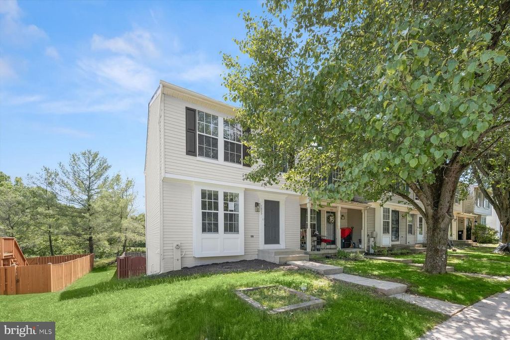 Image 2 of property listing at 7833 PADDOCK WAY, Baltimore, MD 21244