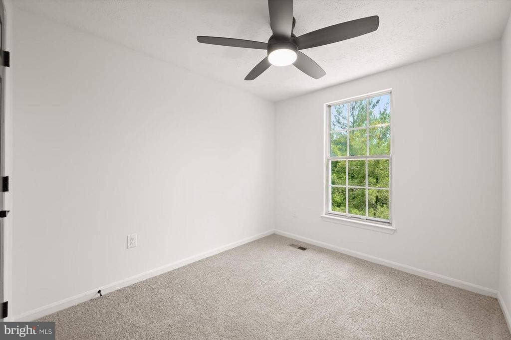 Image 20 of property listing at 7833 PADDOCK WAY, Baltimore, MD 21244