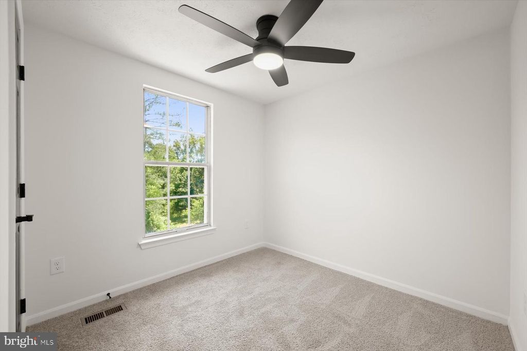 Image 21 of property listing at 7833 PADDOCK WAY, Baltimore, MD 21244
