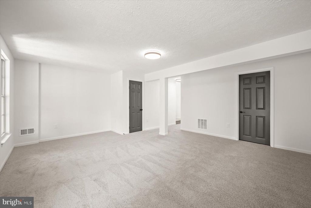 Image 33 of property listing at 7833 PADDOCK WAY, Baltimore, MD 21244
