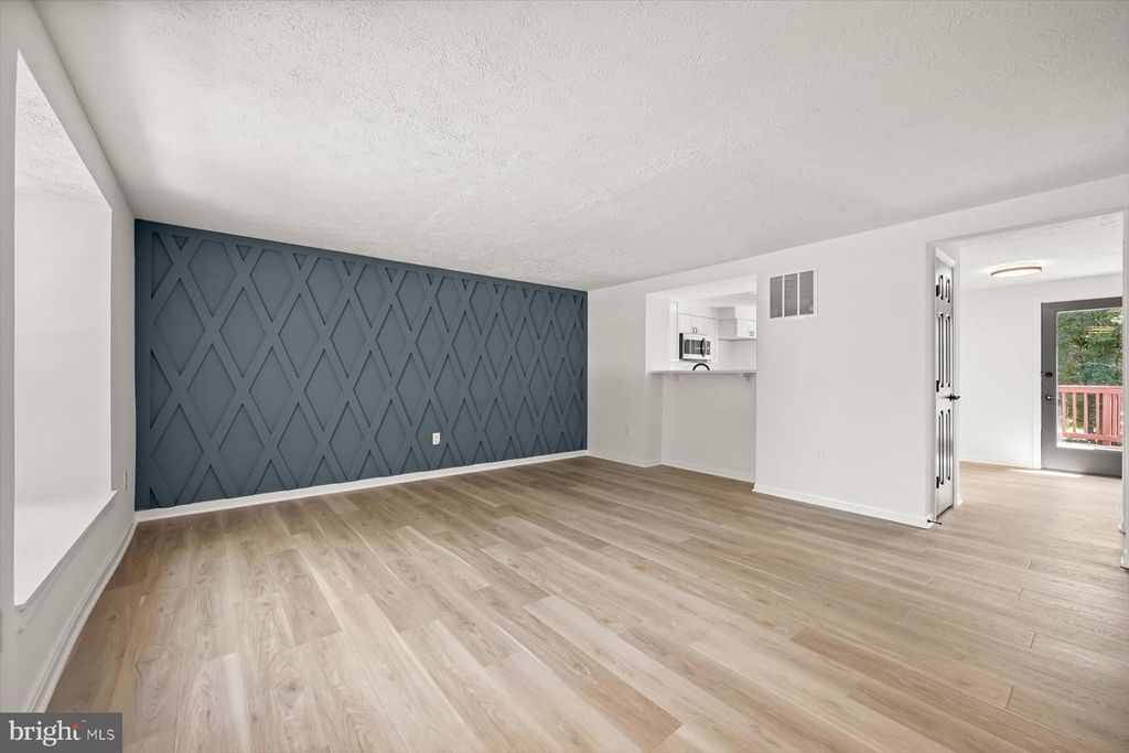 Image 5 of property listing at 7833 PADDOCK WAY, Baltimore, MD 21244