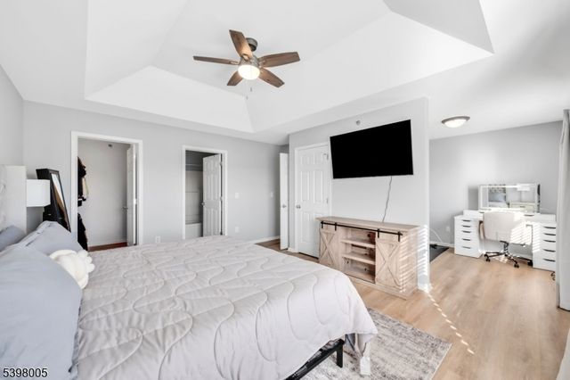 34 Limerick Ln, Lopatcong Twp., NJ 08865