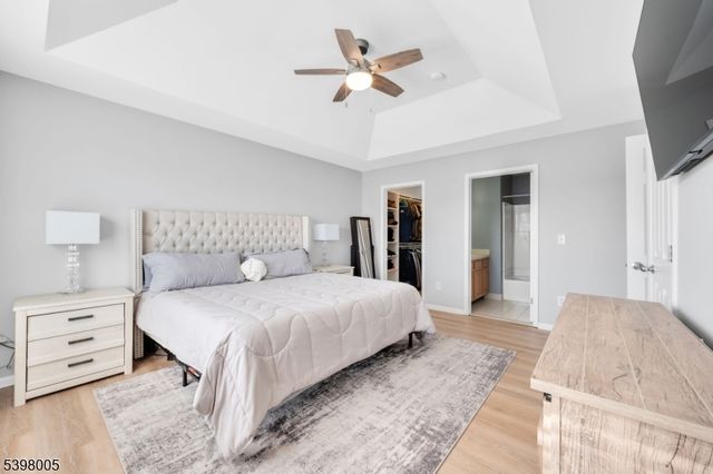 34 Limerick Ln, Lopatcong Twp., NJ 08865