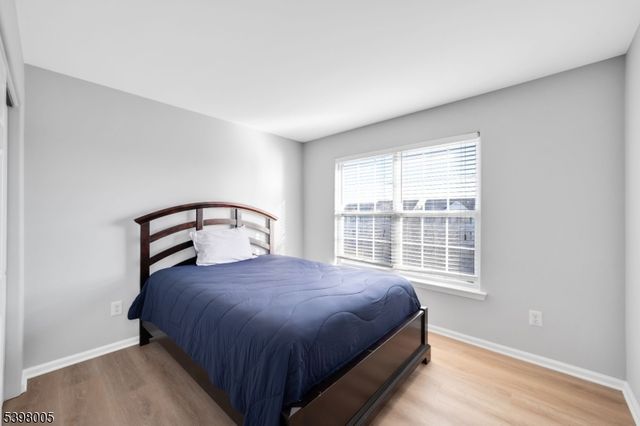 34 Limerick Ln, Lopatcong Twp., NJ 08865