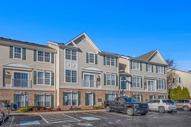 34 Limerick Ln, Lopatcong Twp., NJ 08865