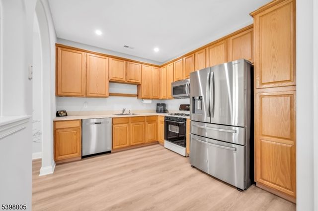 34 Limerick Ln, Lopatcong Twp., NJ 08865