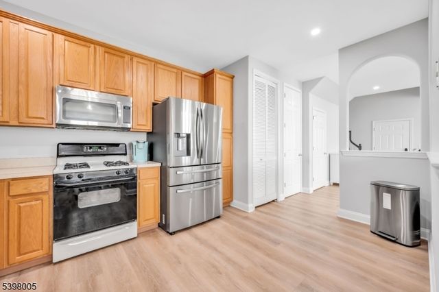 34 Limerick Ln, Lopatcong Twp., NJ 08865