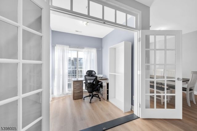 34 Limerick Ln, Lopatcong Twp., NJ 08865