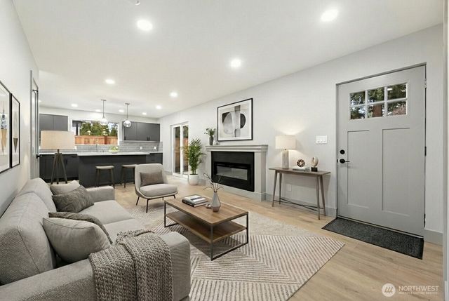 13007 1st Avenue NE, Seattle, WA 98125