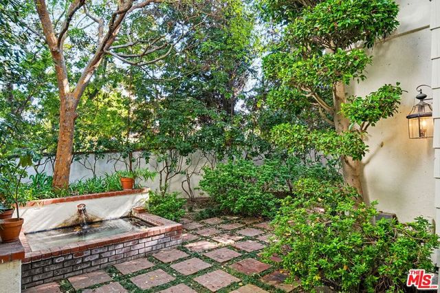 12386 Ridge Circle, Los Angeles, CA 90049