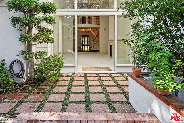 12386 Ridge Circle, Los Angeles, CA 90049