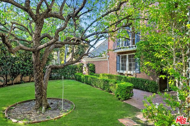 12386 Ridge Circle, Los Angeles, CA 90049