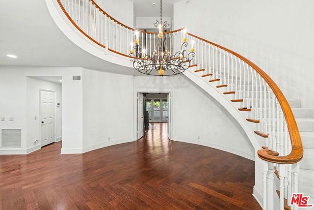 12386 Ridge Circle, Los Angeles, CA 90049