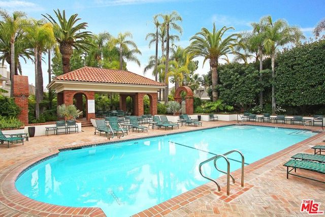 12386 Ridge Circle, Los Angeles, CA 90049