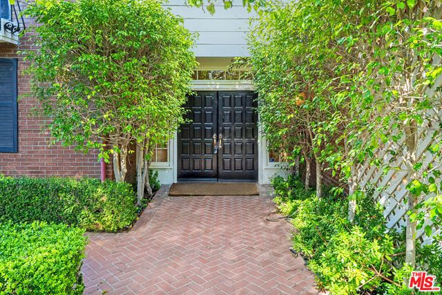 12386 Ridge Circle, Los Angeles, CA 90049