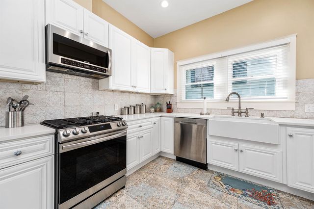 3811 Avenue O, Galveston, TX 77550