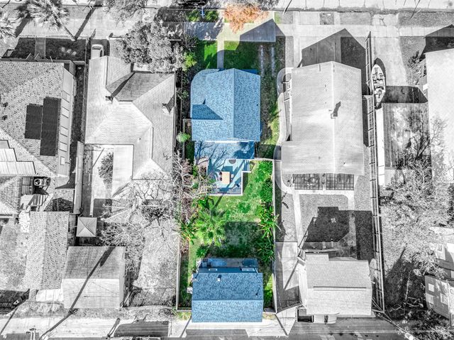 3811 Avenue O, Galveston, TX 77550