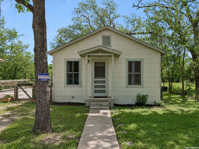 111 Brackenridge, Boerne, TX 78006