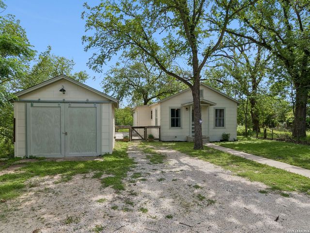 111 Brackenridge, Boerne, TX 78006