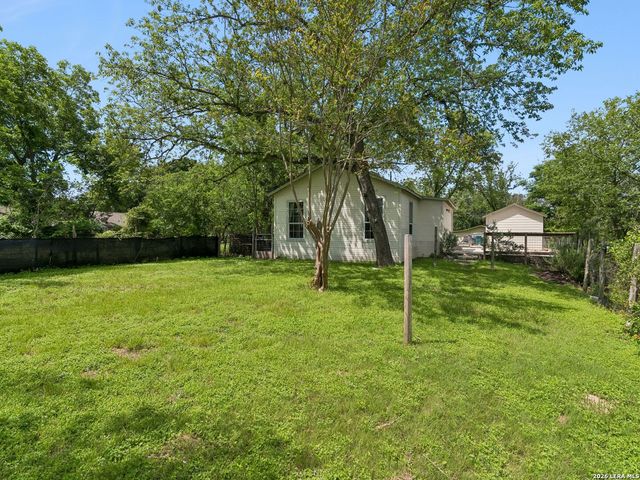 111 Brackenridge, Boerne, TX 78006