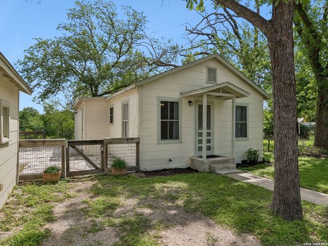 111 Brackenridge, Boerne, TX 78006