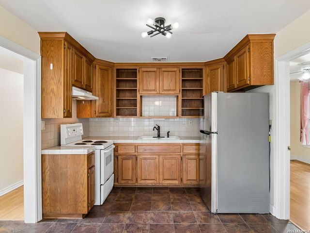 111 Brackenridge, Boerne, TX 78006