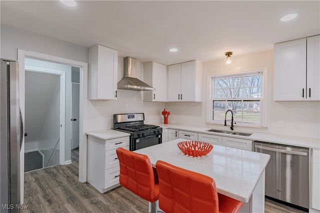 2099 Campus Road, South Euclid, OH 44121