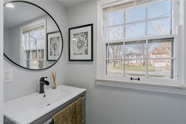 2099 Campus Road, South Euclid, OH 44121