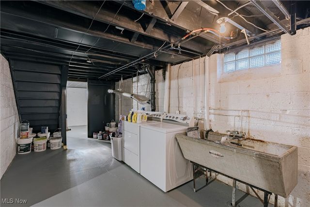 2099 Campus Road, South Euclid, OH 44121