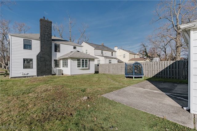 2099 Campus Road, South Euclid, OH 44121