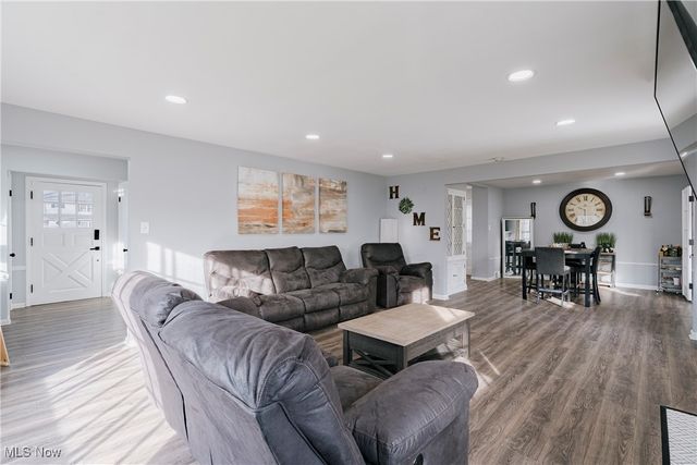 2099 Campus Road, South Euclid, OH 44121