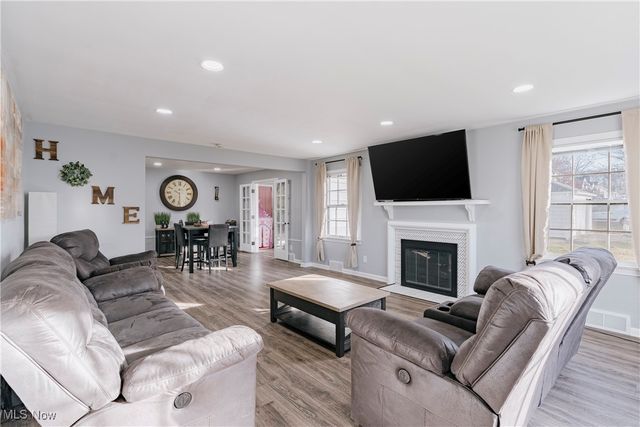 2099 Campus Road, South Euclid, OH 44121